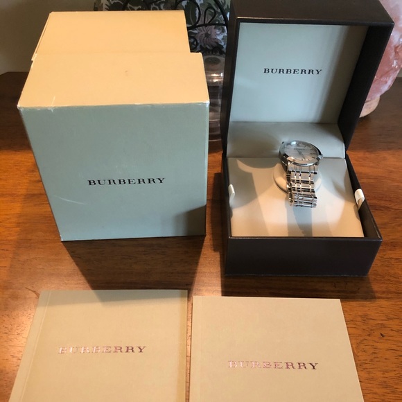 Burberry Heritage Watch - Picture 2 of 2